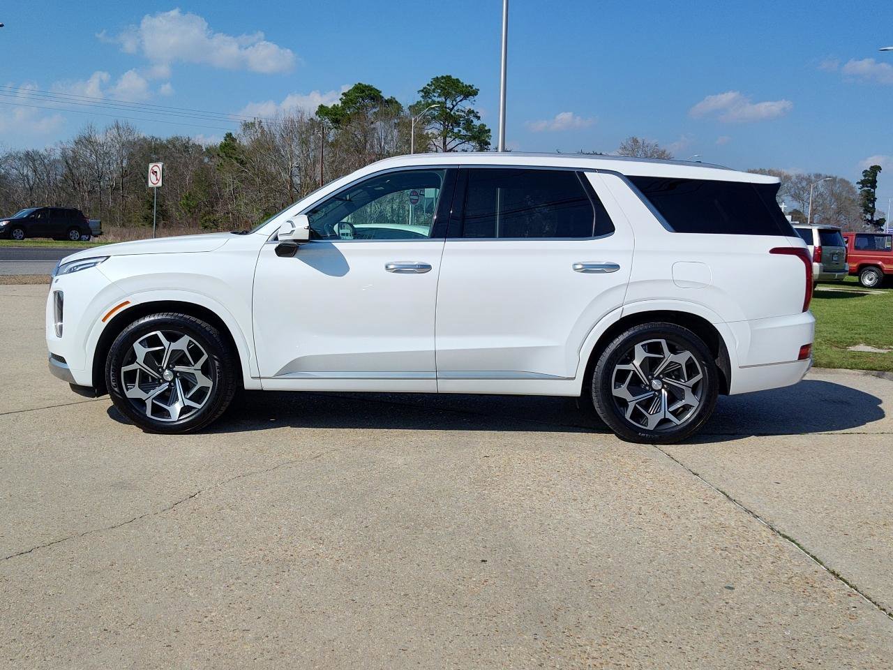 Used 2021 Hyundai Palisade Calligraphy image 3