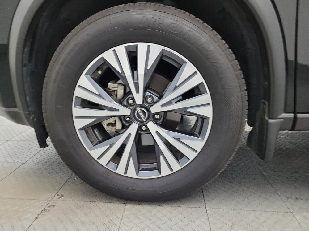 Used 2023 Nissan Rogue SV FWD image 31
