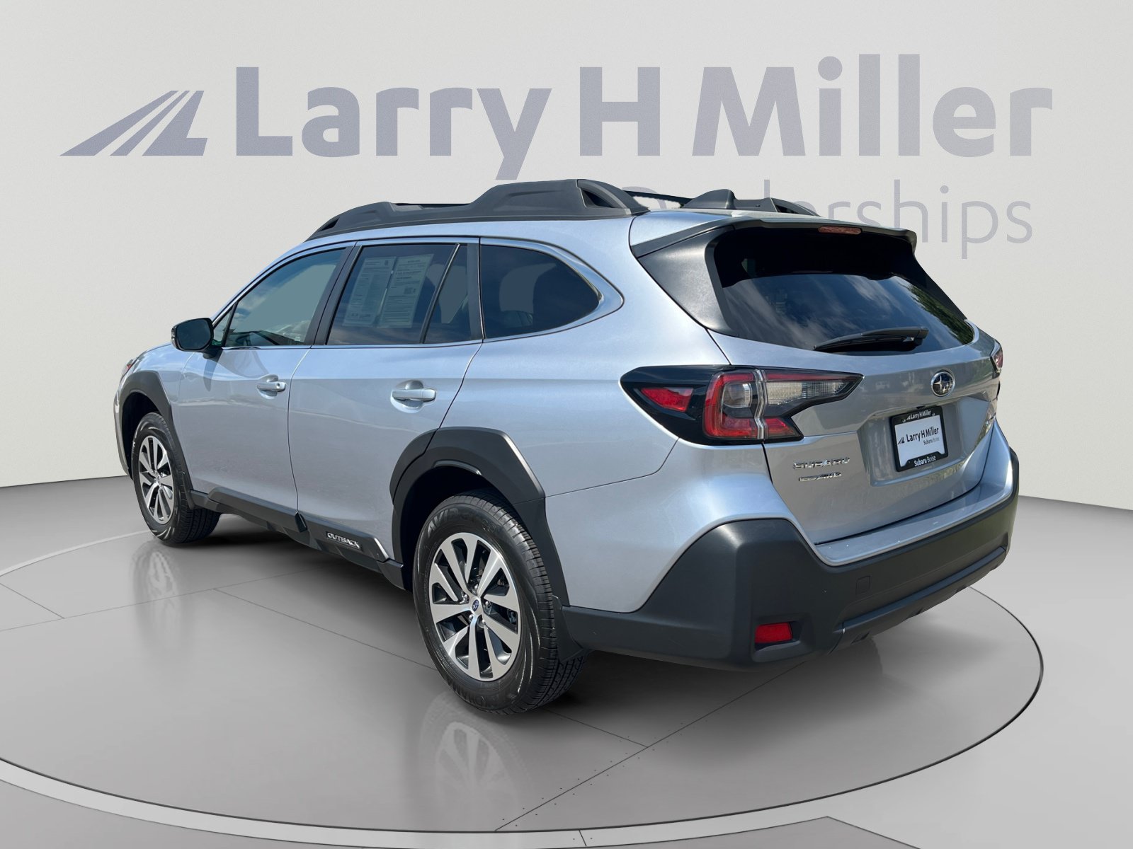 Certified 2024 Subaru Outback Premium AWD/4WD image 3