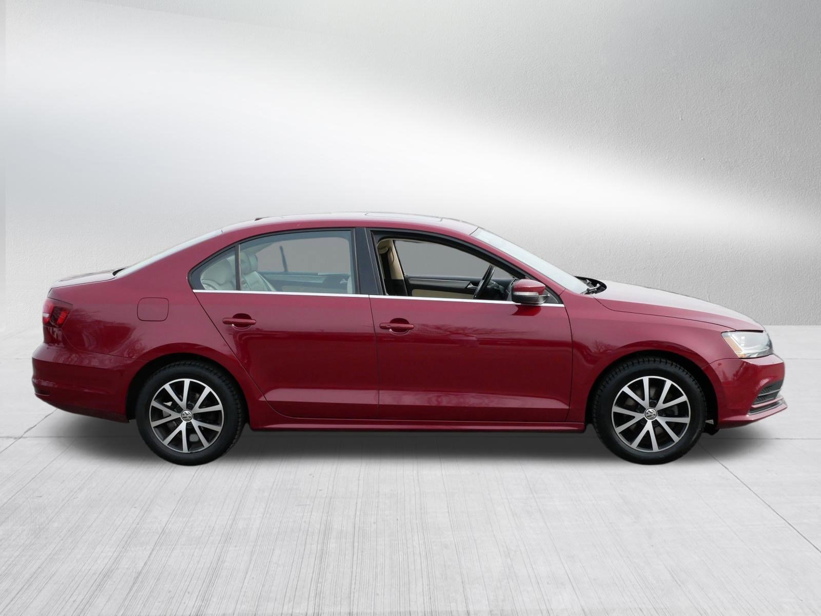 Used 2017 Volkswagen Jetta SE image 8