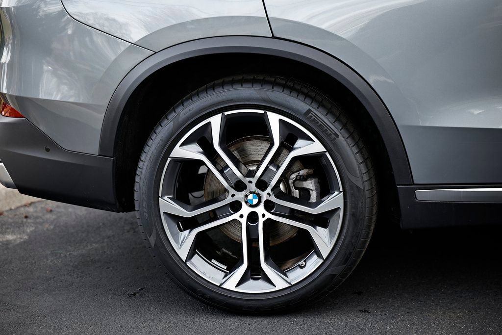 Certified 2025 BMW X5 sDrive40i w/ Premium Package image 6