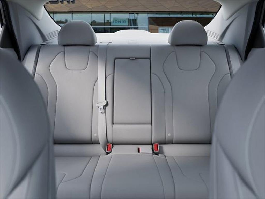 New 2026 Hyundai Elantra SEL Sport image 12