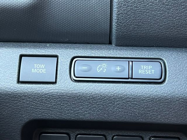 Used 2024 Nissan Frontier PRO-4X w/ Off-Road Protection Package AWD/4WD image 19