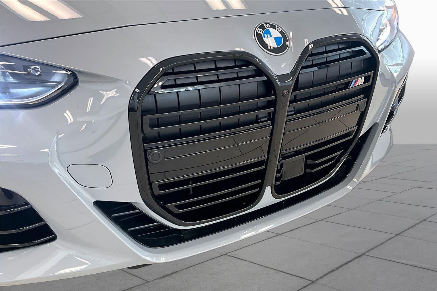 Used 2026 BMW M440i Convertible w/ Premium Package RWD image 26
