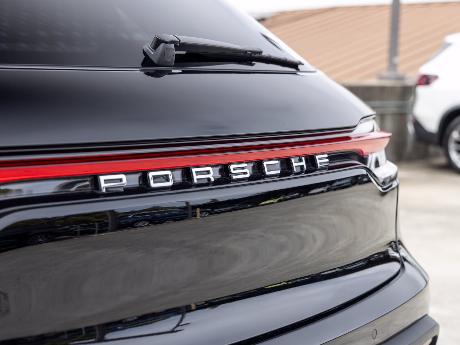 Used 2026 Porsche Macan AWD/4WD image 23