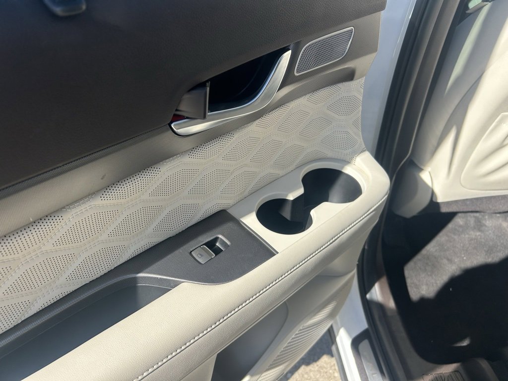 Used 2021 Hyundai Palisade Calligraphy image 26