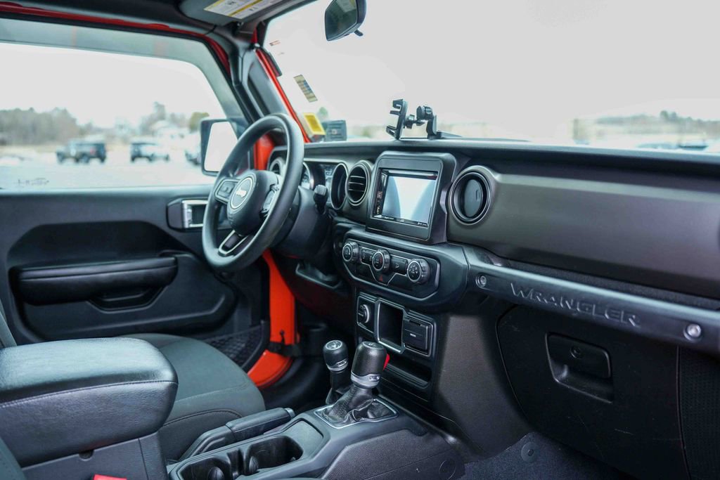 Used 2018 Jeep Wrangler Unlimited Sport image 13