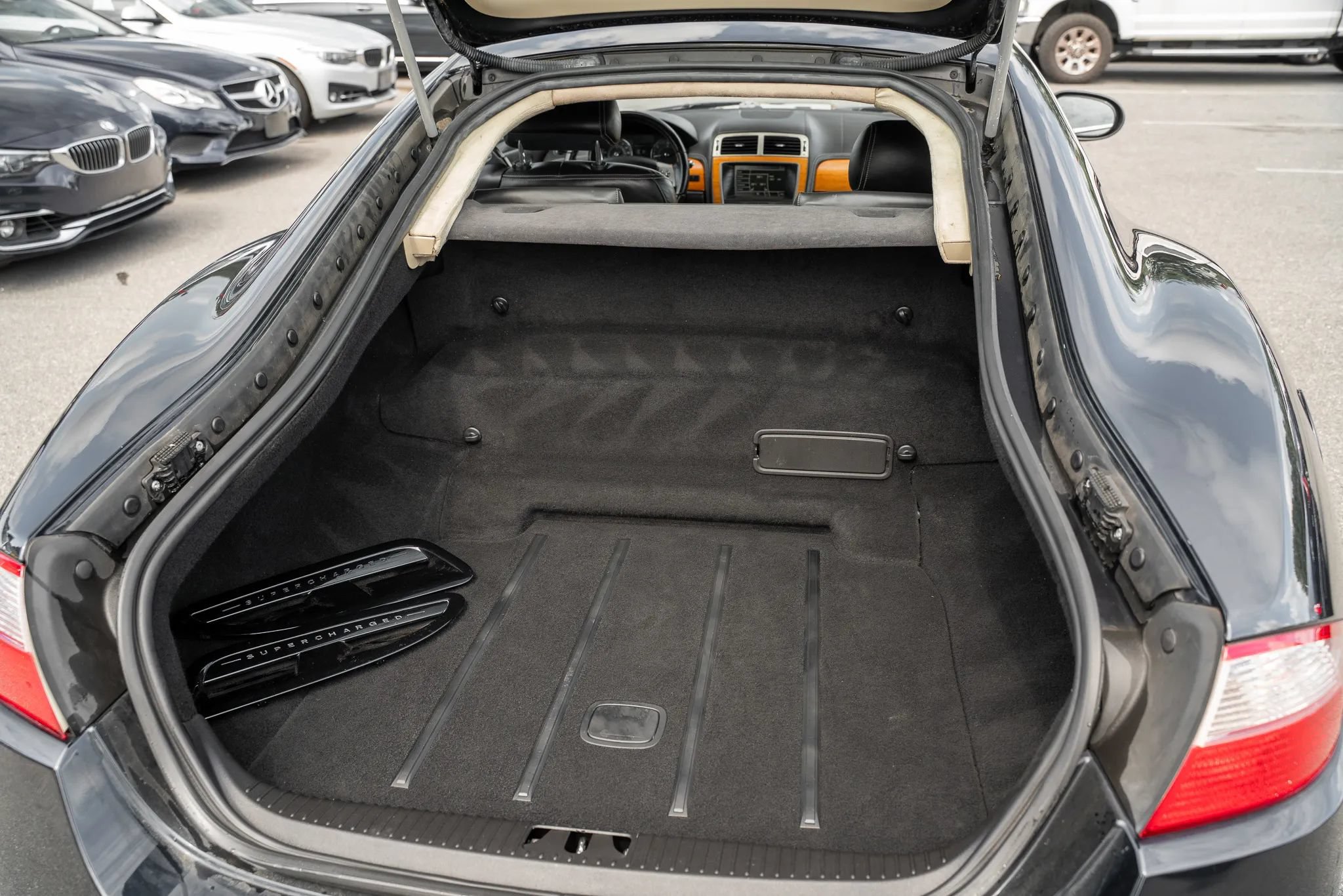 Used 2008 Jaguar XKR R RWD image 9