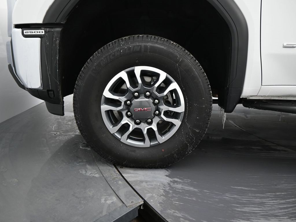 Used 2024 GMC Sierra 2500 SLE w/ SLE Value Package; image 8