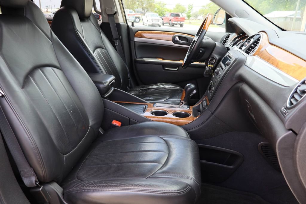 Used 2009 Buick Enclave CXL w/ Entertainment Package #2 image 28