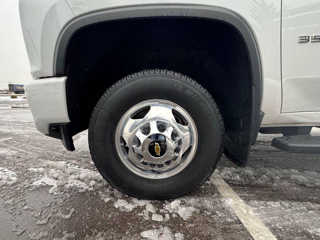 Used 2023 Chevrolet Silverado 3500 High Country image 10