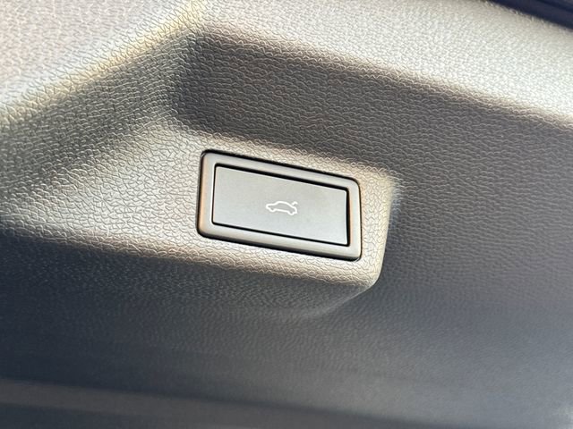 New 2025 Volkswagen ID. Buzz Pro S Plus image 13