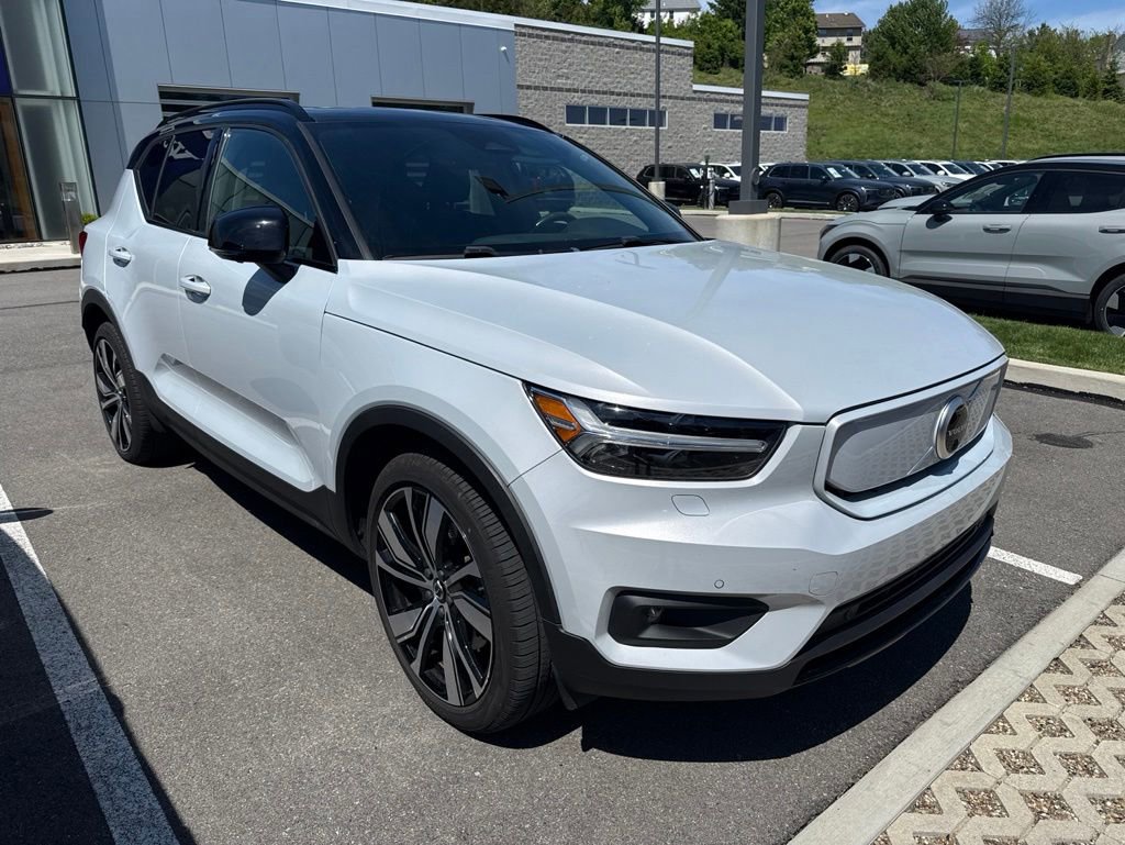 Used 2021 Volvo XC40 P8 Recharge AWD/4WD image 4