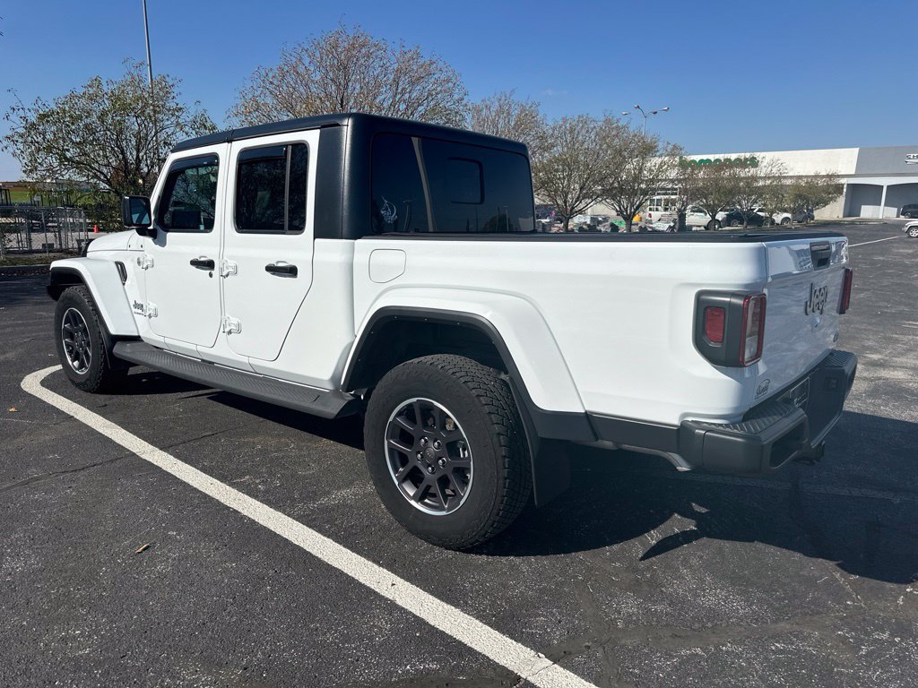 Used 2023 Jeep Gladiator Overland w/ Popular Equipment Package AWD/4WD image 3