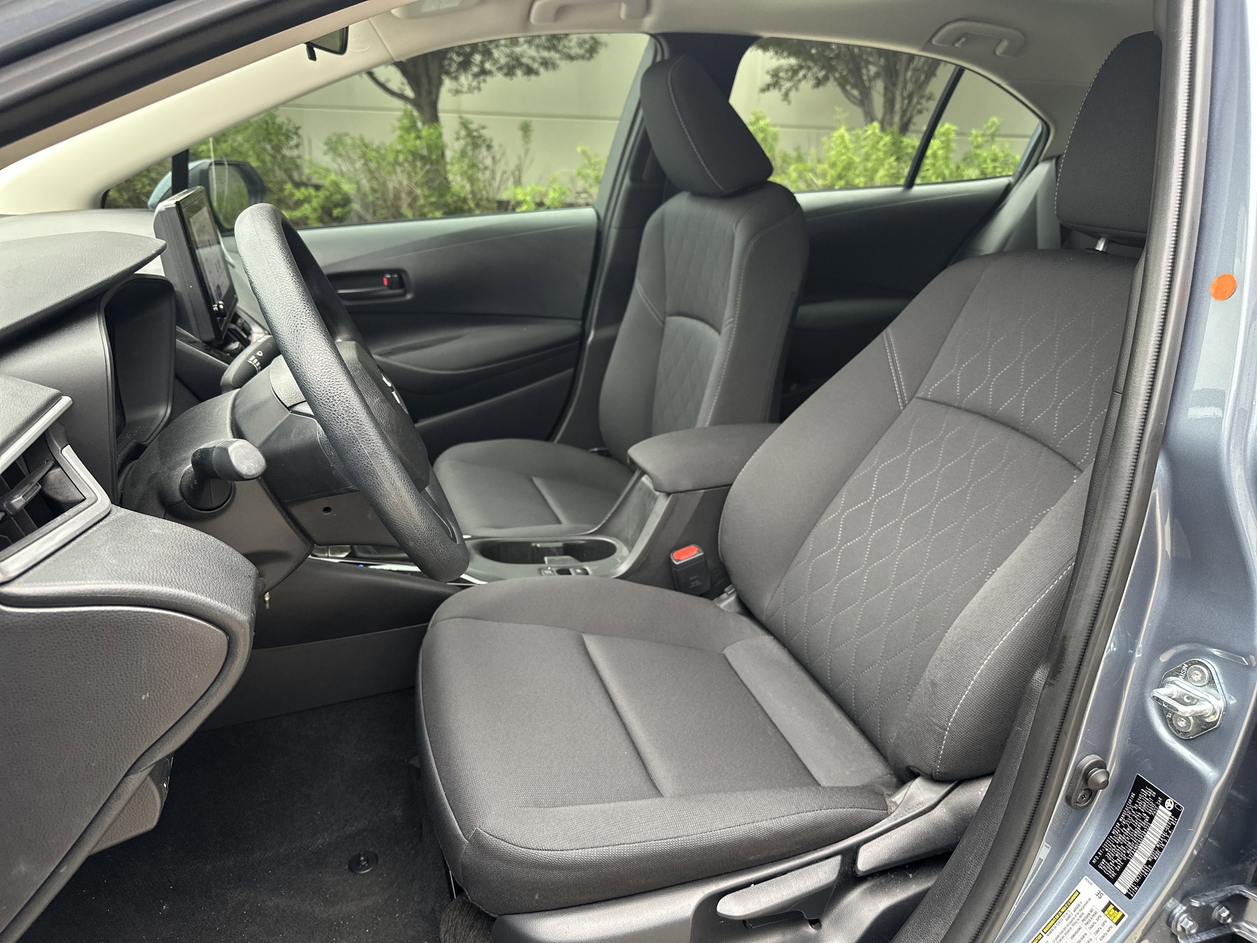 Used 2025 Toyota Corolla LE FWD image 15