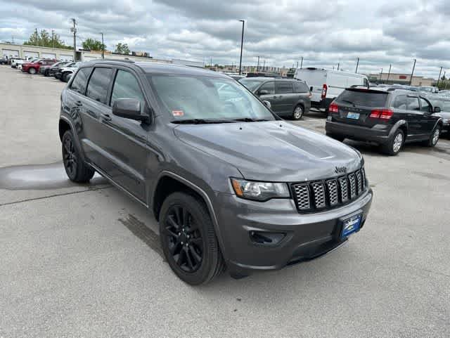 Used 2017 Jeep Grand Cherokee Altitude AWD/4WD image 21