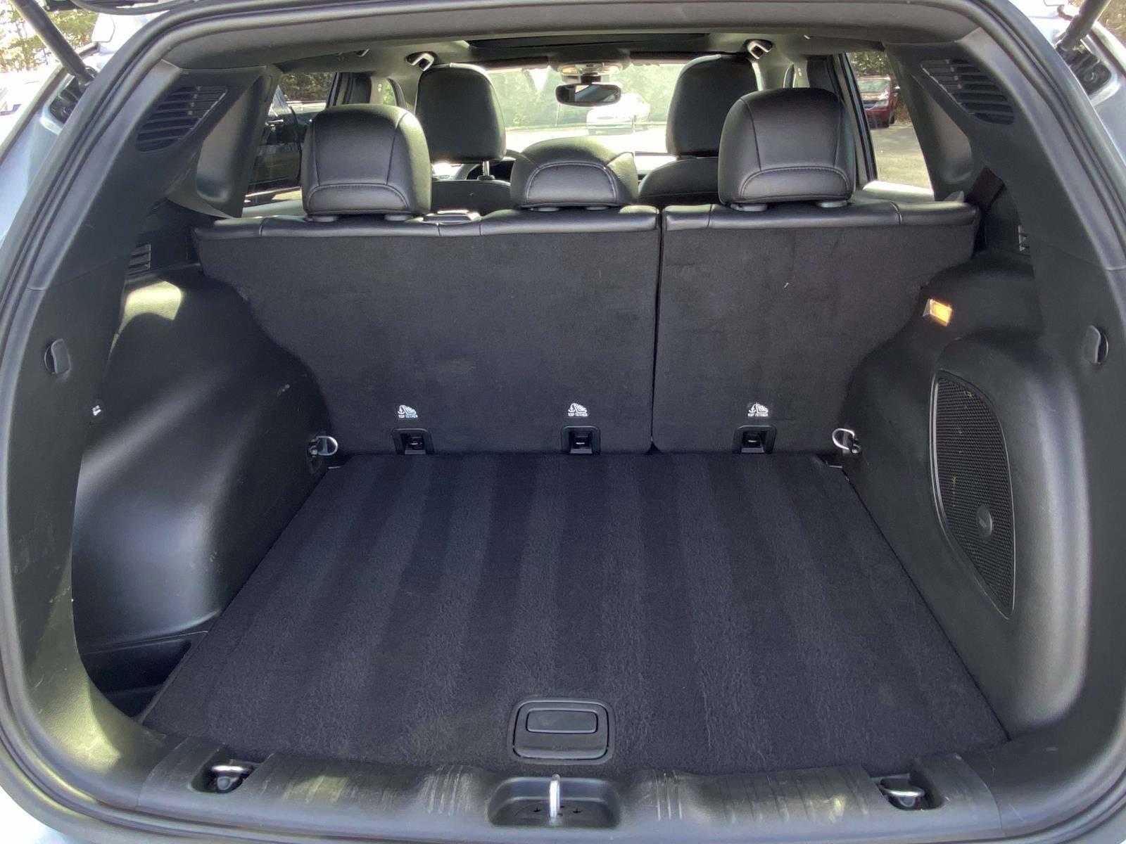 Used 2023 Jeep Compass Latitude w/ Sun and Sound Group image 9