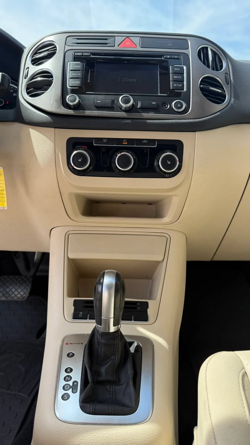 Used 2011 Volkswagen Tiguan S AWD/4WD image 16