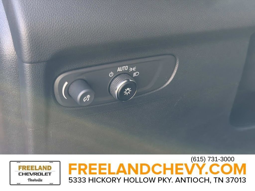 Used 2023 Buick Envision Essence image 25