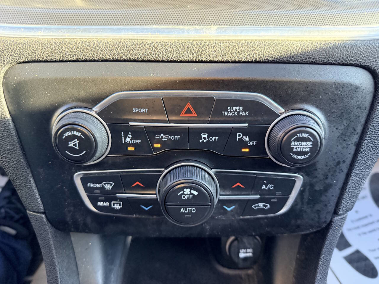 Used 2016 Dodge Charger R/T Scat Pack w/ Technology Group image 22