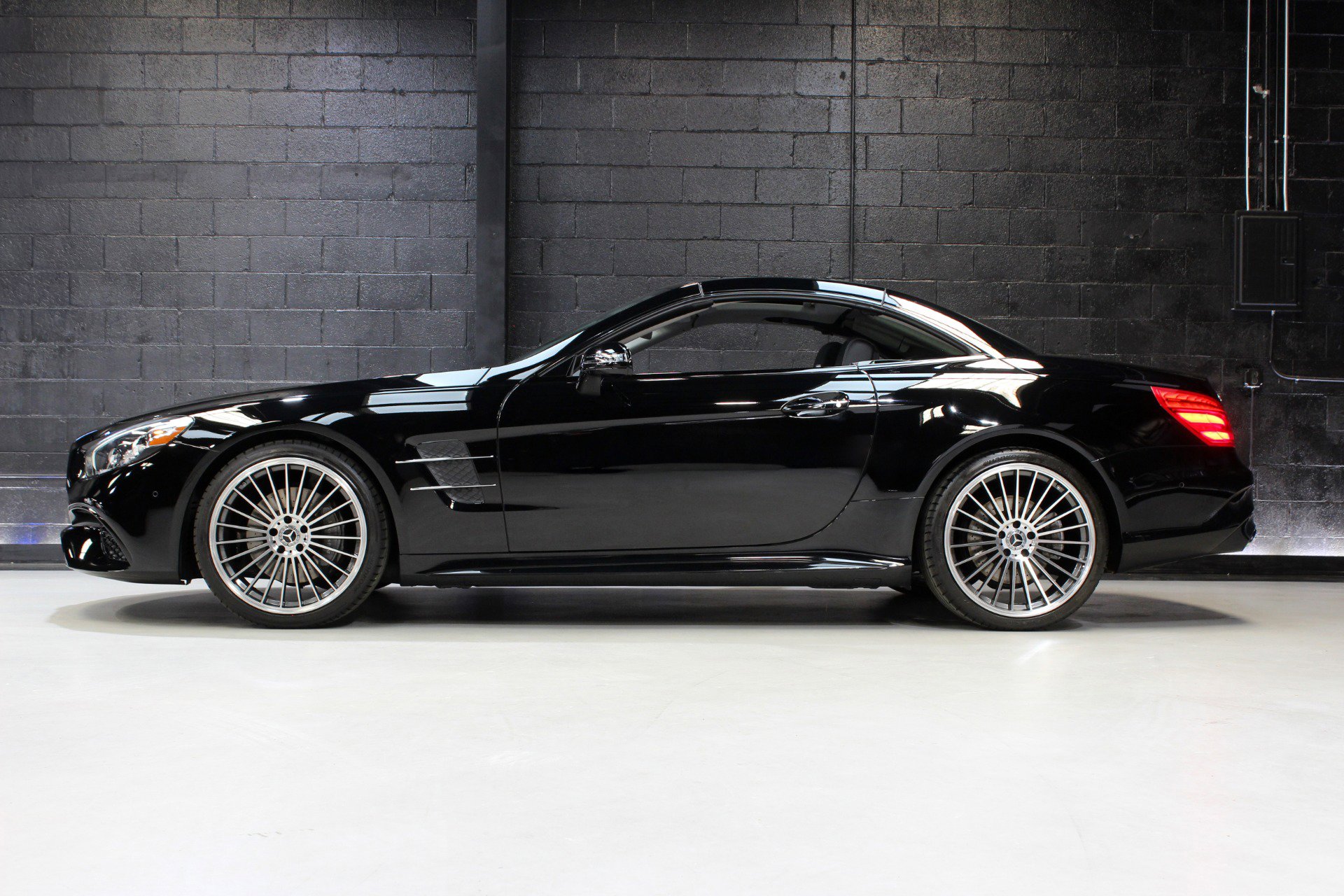 Used 2020 Mercedes-Benz SL 450 image 4