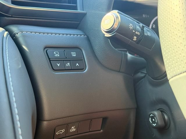 Certified 2025 Lexus LX 700h F Sport AWD/4WD image 19