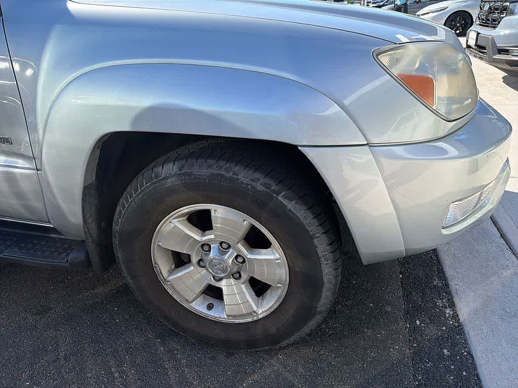 Used 2005 Toyota 4Runner SR5 AWD/4WD image 4