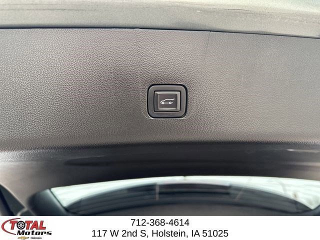 Used 2023 Chevrolet Traverse LT FWD image 24