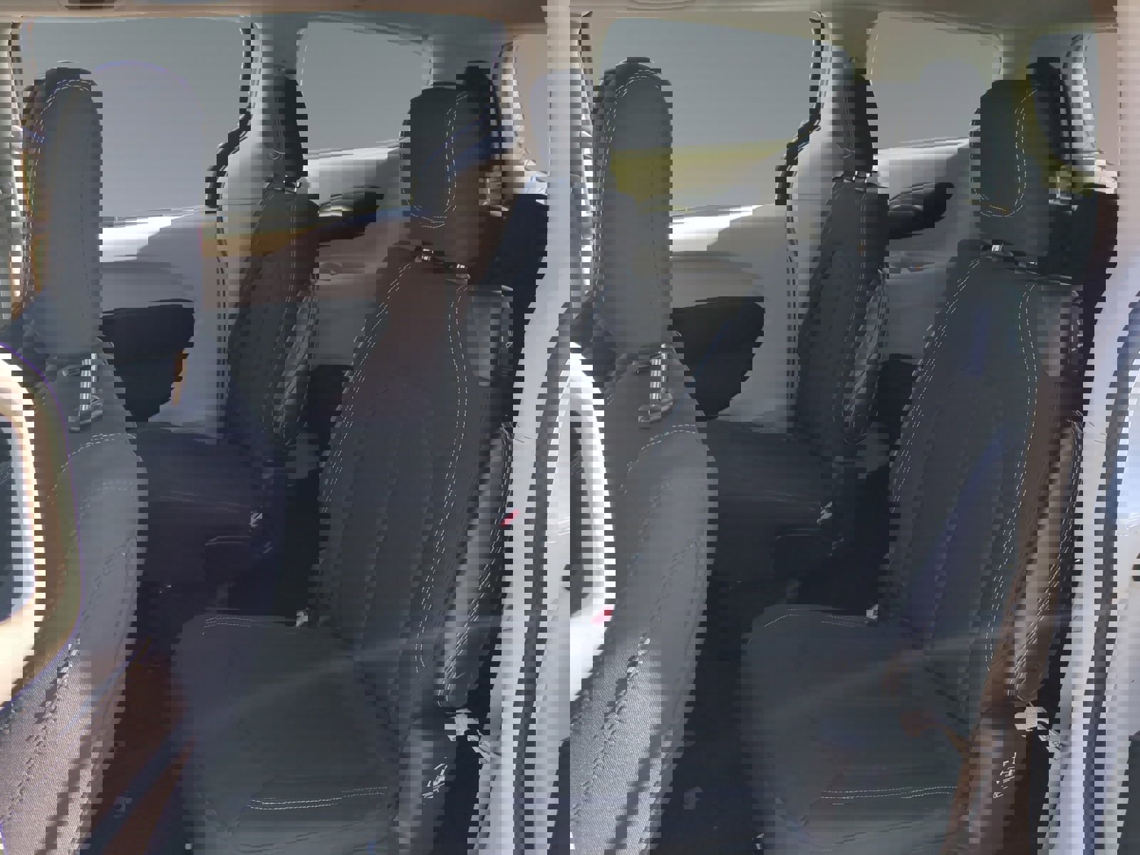 Used 2022 Chrysler Voyager LX image 13