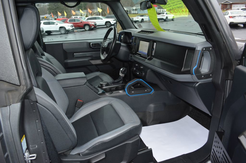 Used 2023 Ford Bronco Black Diamond w/ Sasquatch Package image 8
