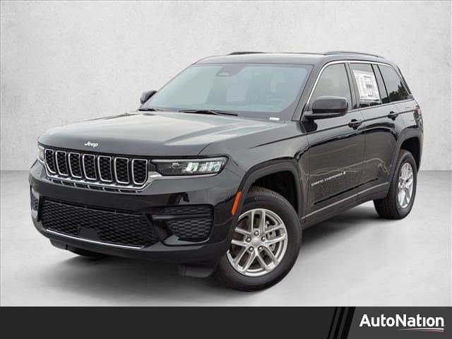 Used 2025 Jeep Grand Cherokee Laredo image 1