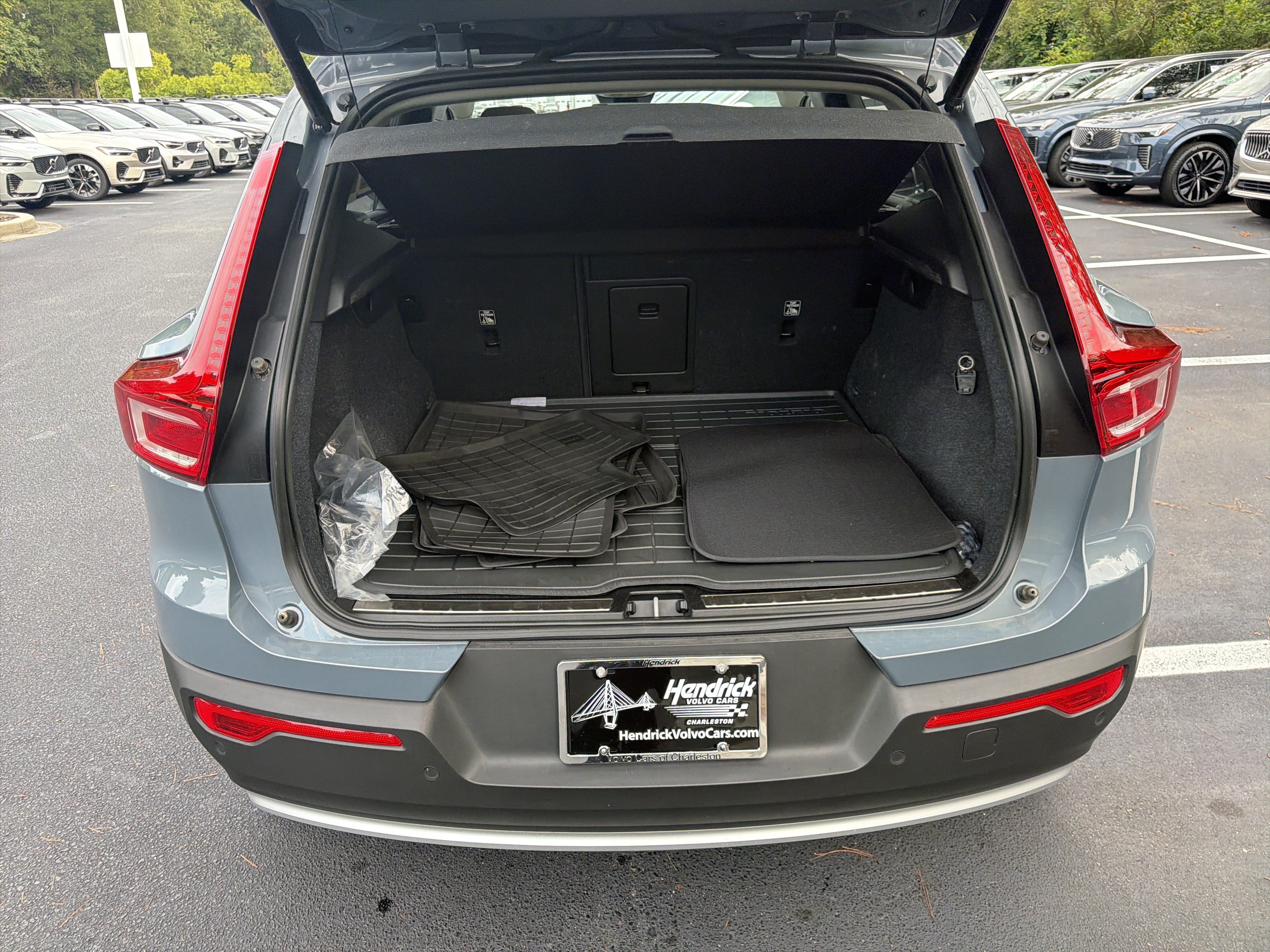 Certified 2023 Volvo XC40 B5 Plus w/ Protection Package Premier AWD/4WD image 34