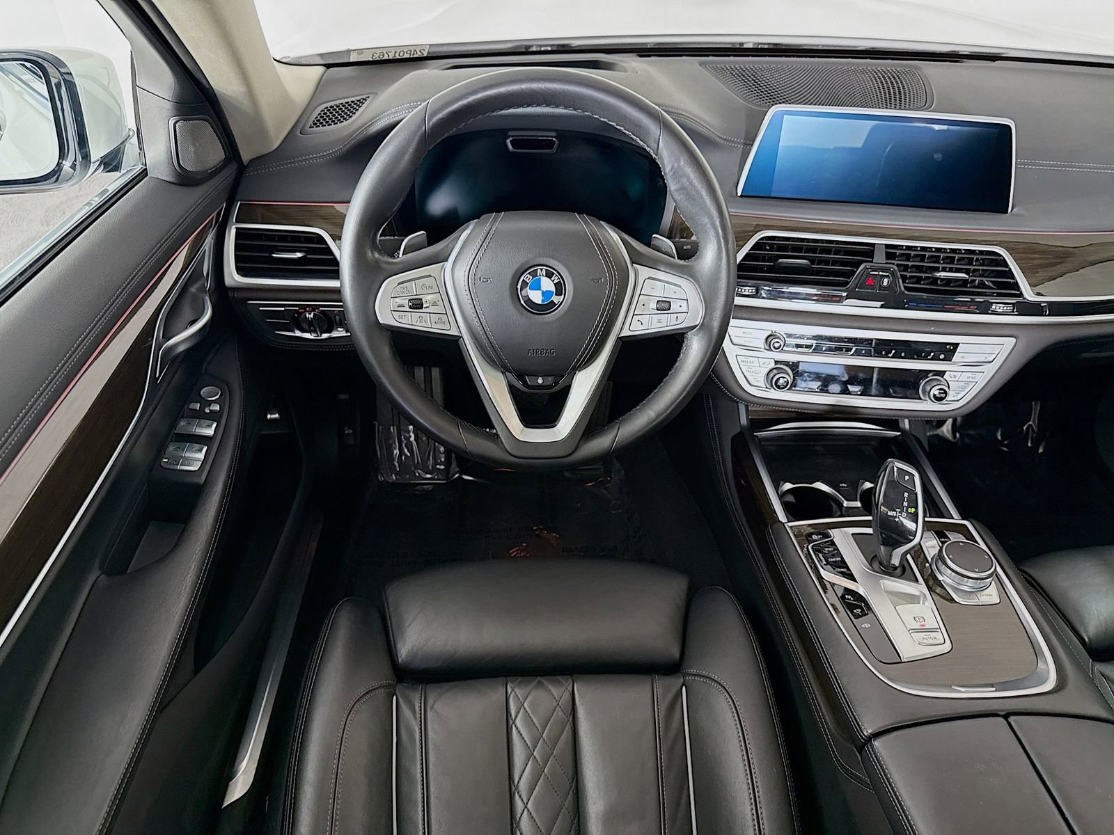 Certified 2022 BMW 750i xDrive image 24