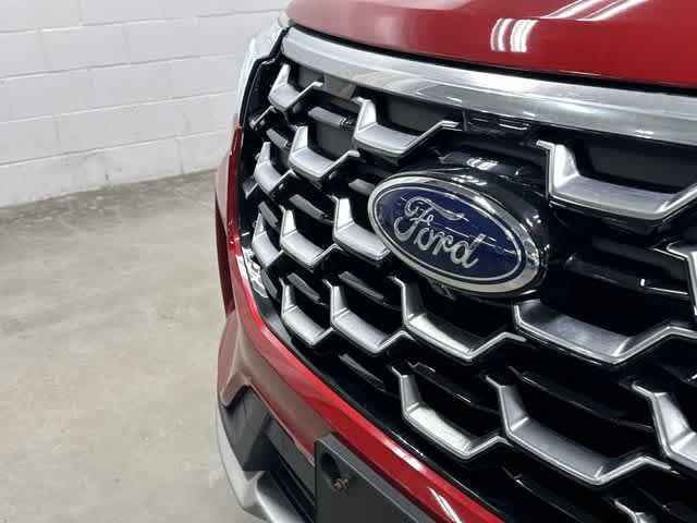 Used 2025 Ford Explorer Platinum w/ Ultimate Package AWD/4WD image 31