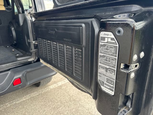 Used 2019 Jeep Wrangler Unlimited Sahara w/ Dual Top Group image 44