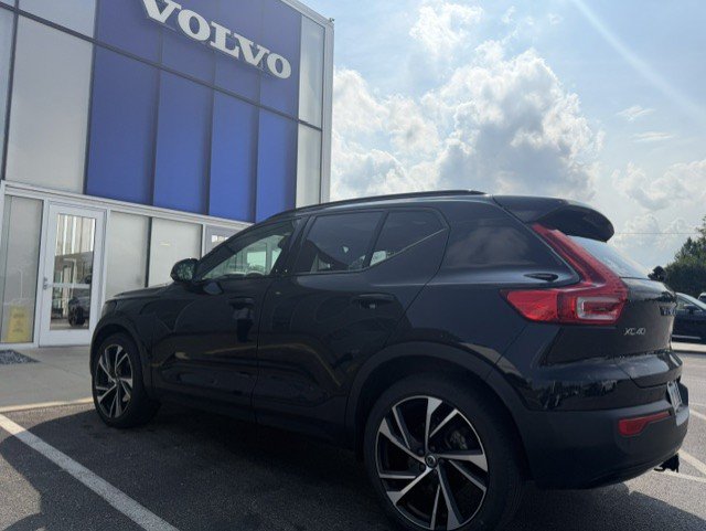 Used 2021 Volvo XC40 T5 R-Design w/ Climate Package AWD/4WD image 6