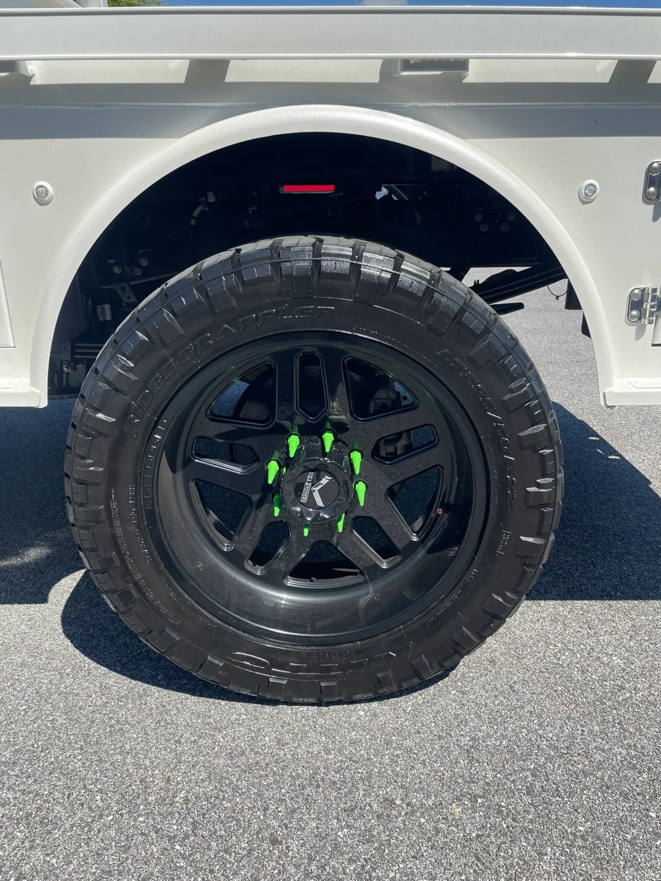 Used 2024 Ford F350 Limited w/ FX4 Off-Road Package AWD/4WD image 21
