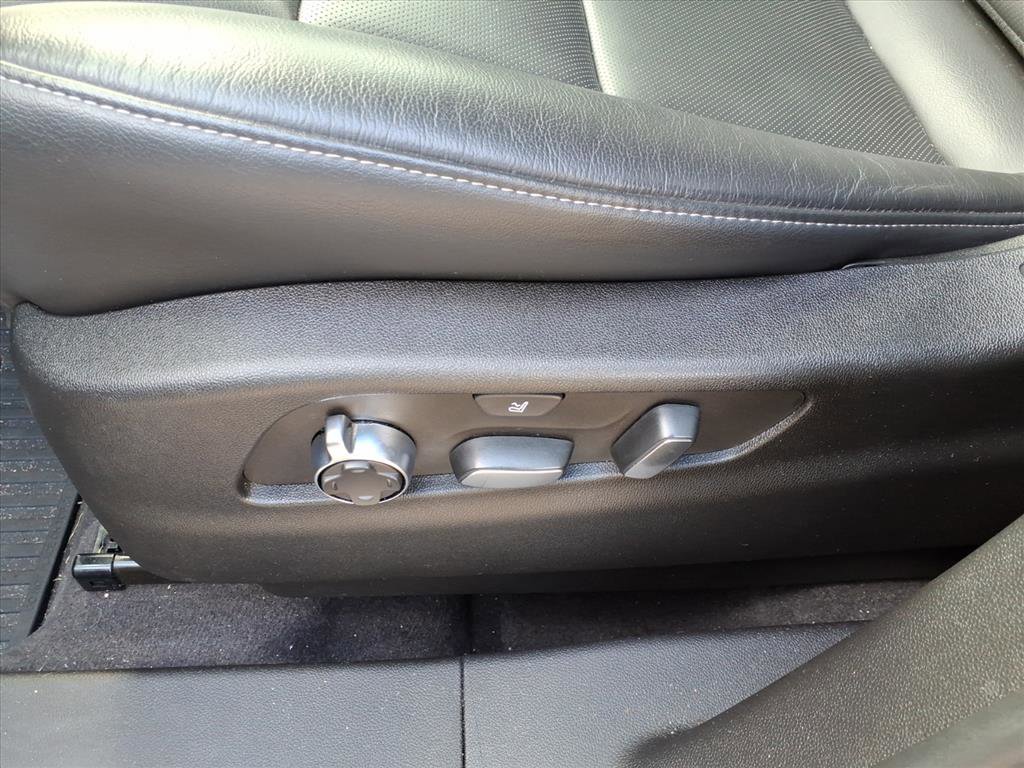 Certified 2023 Cadillac XT4 Premium Luxury w/ Technology Package image 9