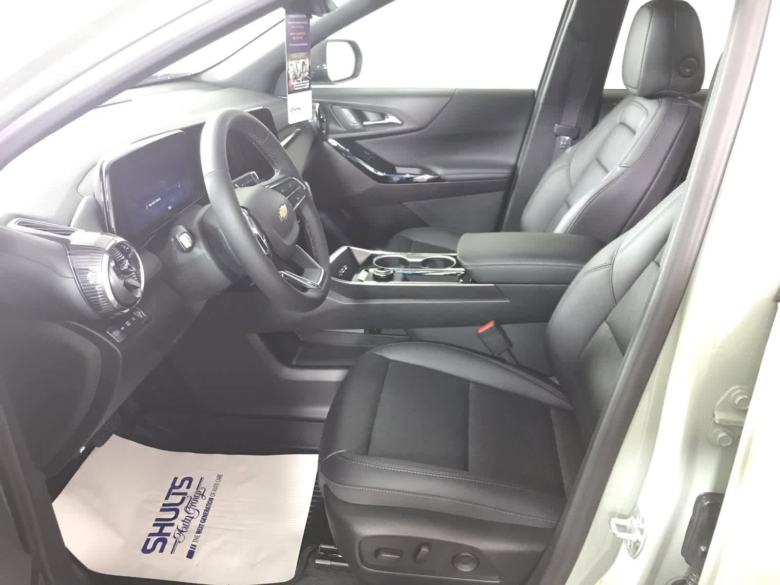 New 2026 Chevrolet Equinox LT w/ Convenience Package II image 9