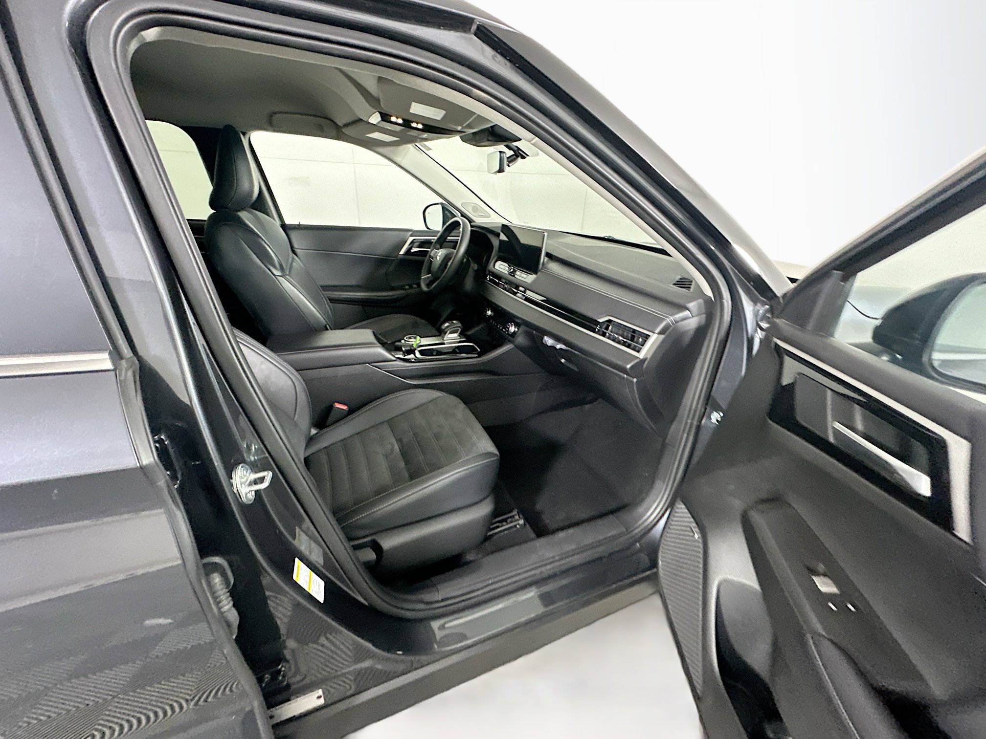 Used 2025 Mitsubishi Outlander SE image 31