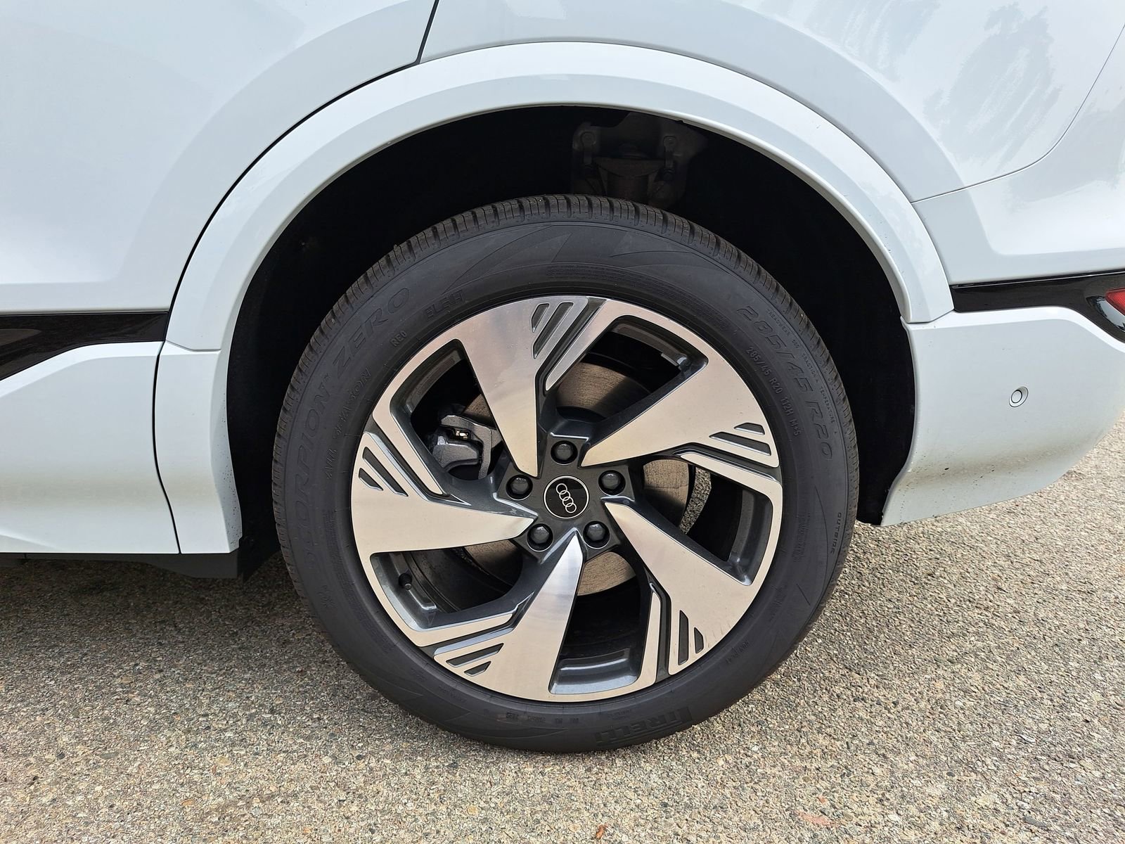 New 2025 Audi Q6 e-tron Premium image 35