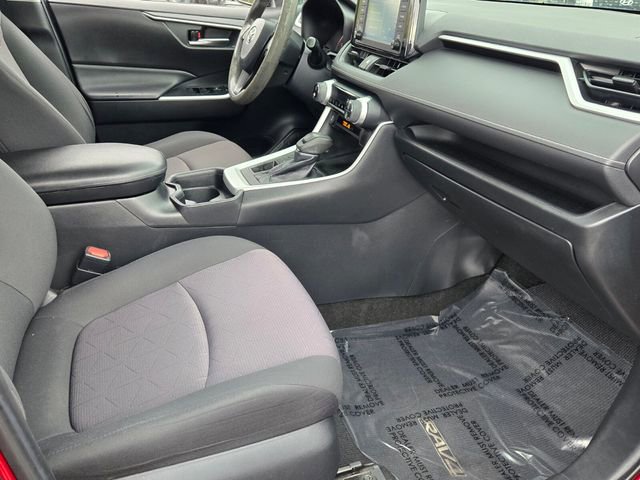 Used 2019 Toyota RAV4 XLE image 16