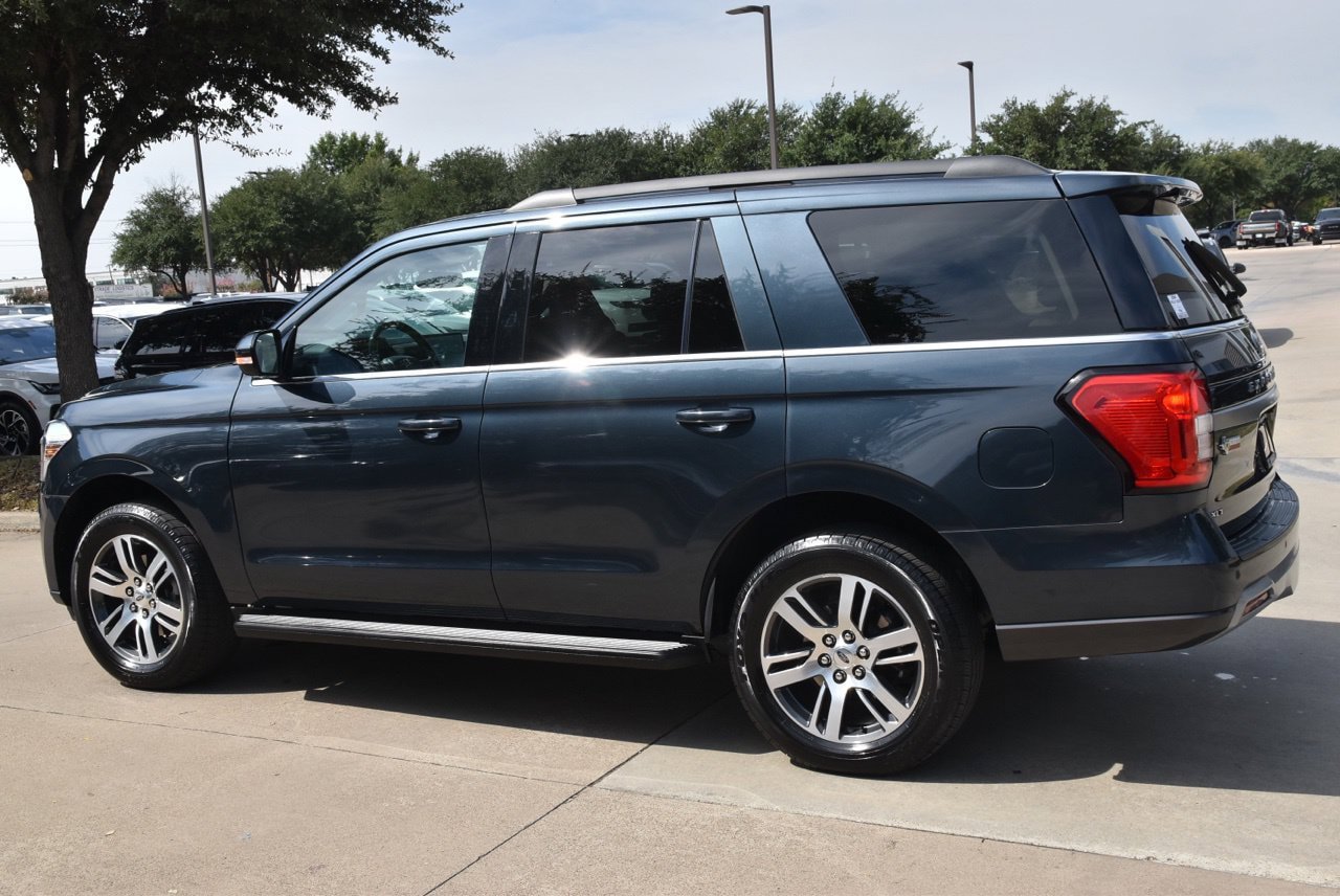 Used 2024 Ford Expedition XLT RWD image 11