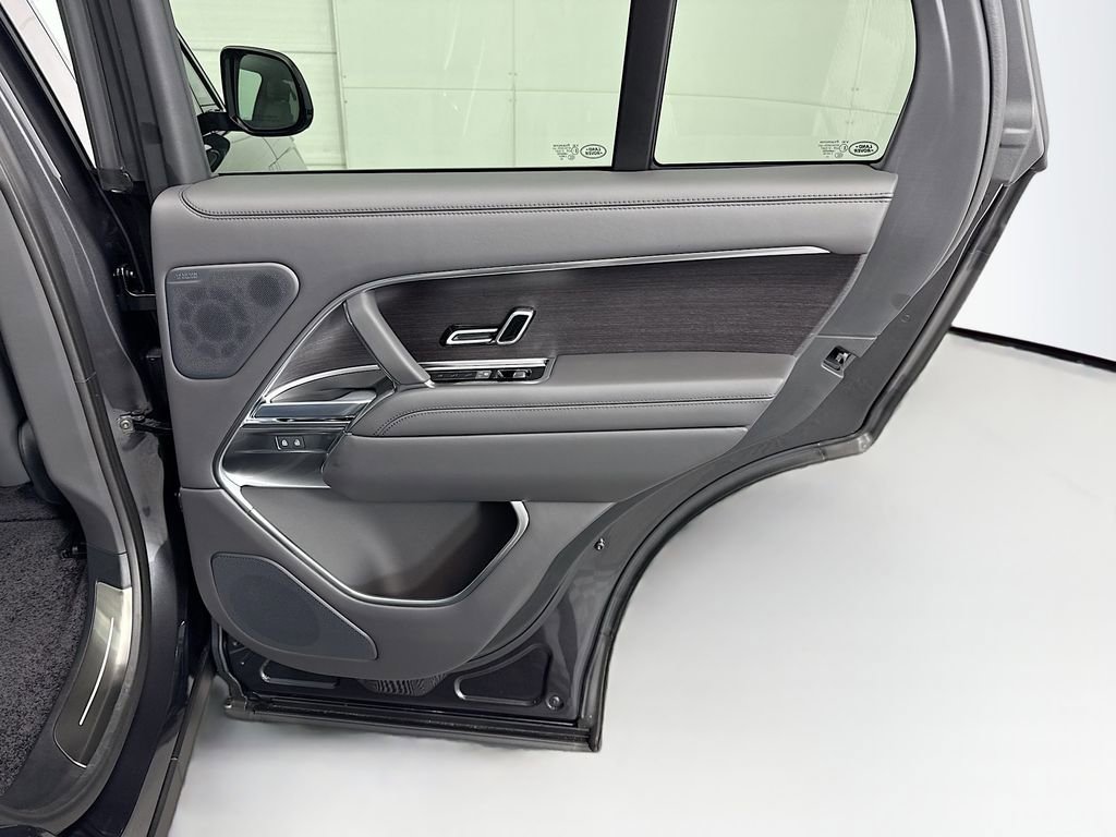 New 2026 Land Rover Range Rover SE image 27