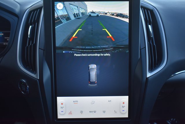 Used 2022 Ford Edge SEL image 25