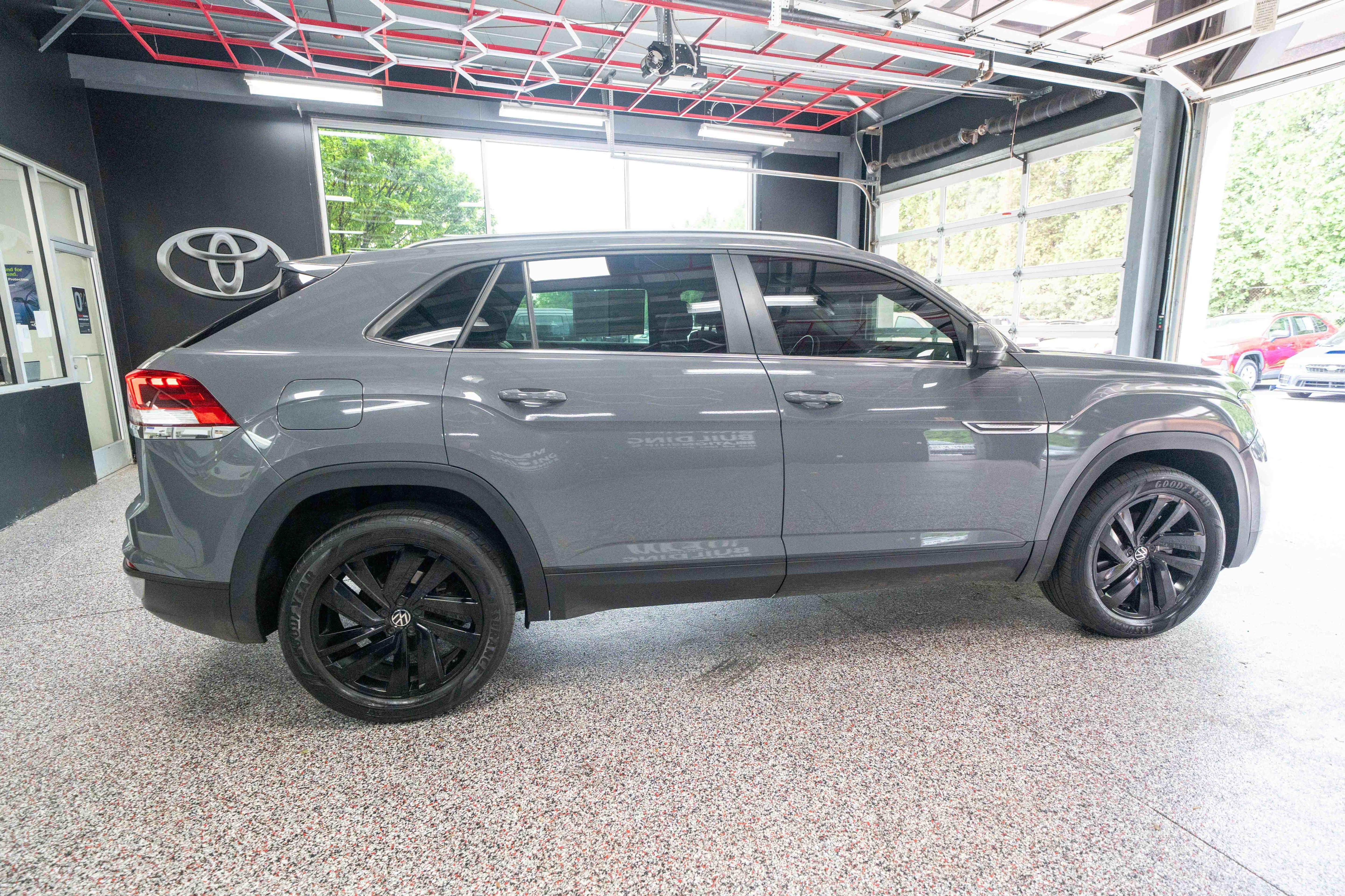 Used 2022 Volkswagen Atlas Cross Sport SE w/ Panoramic Sunroof Package AWD/4WD image 4