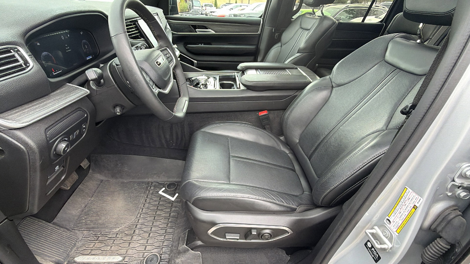 Used 2024 Jeep Wagoneer Series III w/ Premium Group I image 17