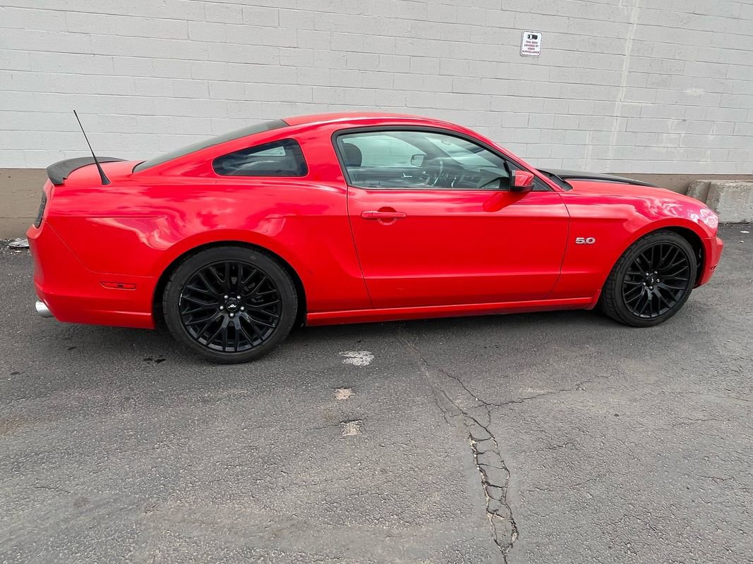 Used 2012 Ford Mustang GT RWD image 8