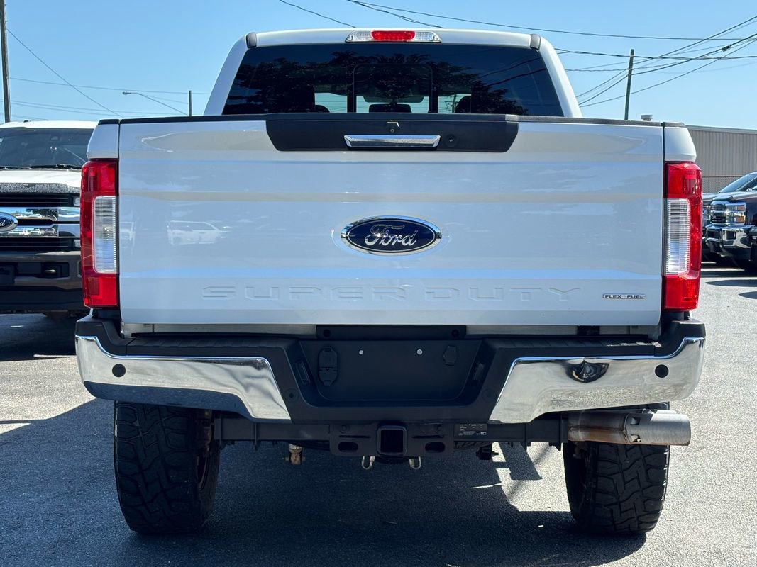 Used 2017 Ford F250 Lariat w/ Lariat Value Package image 4
