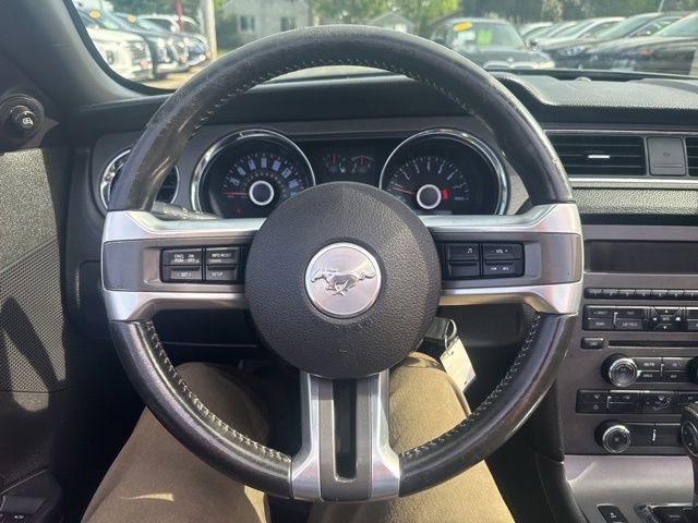 Used 2014 Ford Mustang Convertible RWD image 18